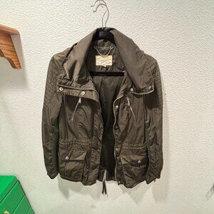 BCBGeneration olive green quilted jacket with optional hood | Size M